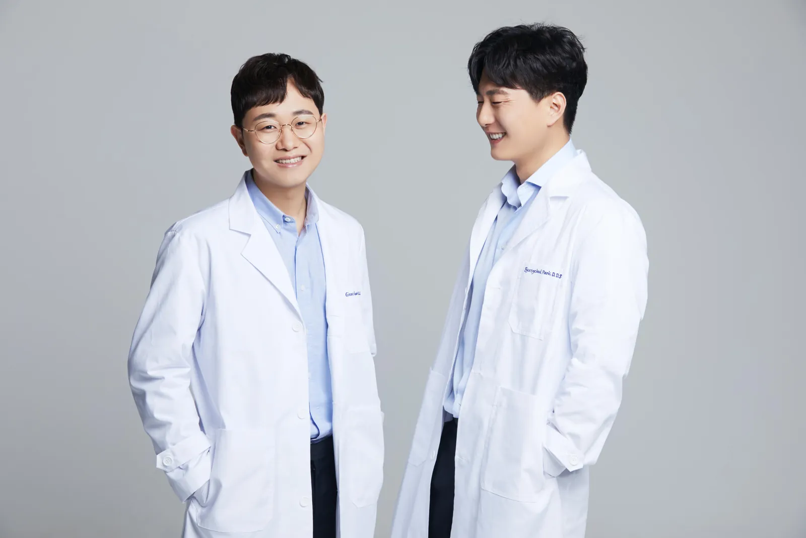 Dr. GiTae Kwon and Dr. Byungchul Park together in white coats